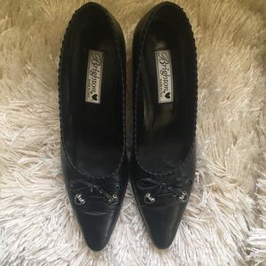 Size 8 Brighton black pumps